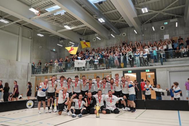 Einen grossen Anteil am Titel haben die auch die treuen Fans!